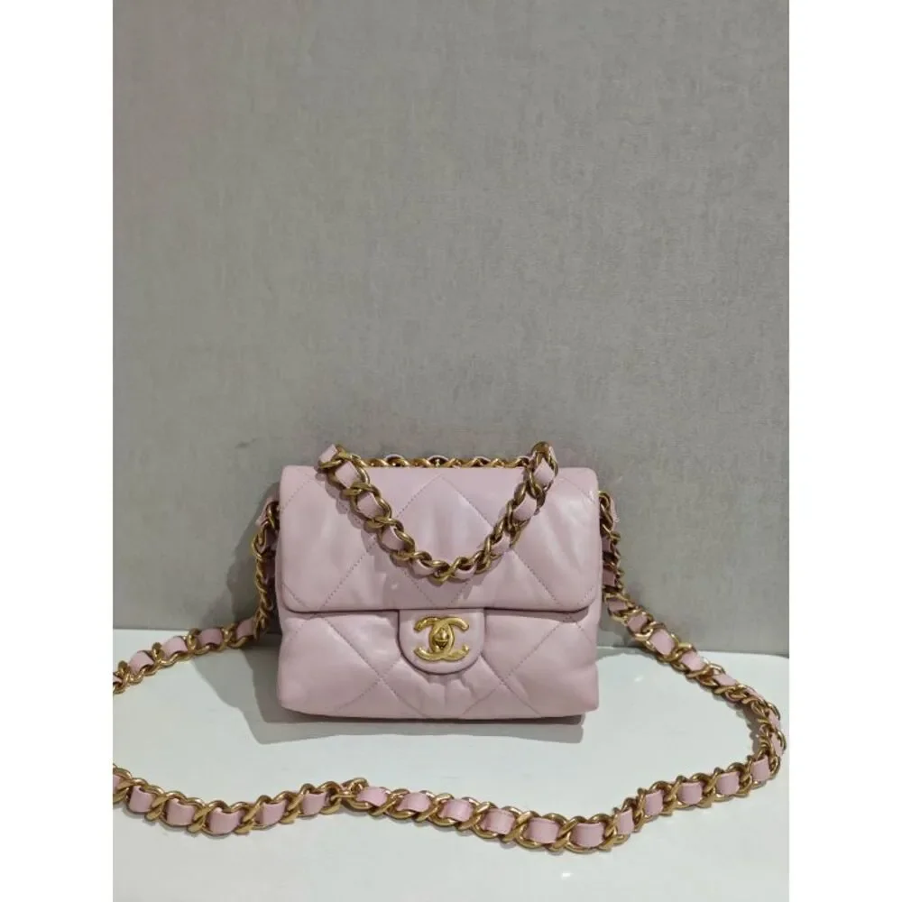 Chanel Women Pre-Loved Bag Very Good Condition - Picture 1 of 6